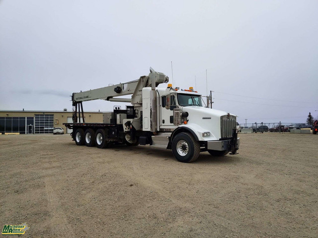2015 Kenworth T800 Tri Crane Truck in Heavy Equipment in St. Albert - Image 2
