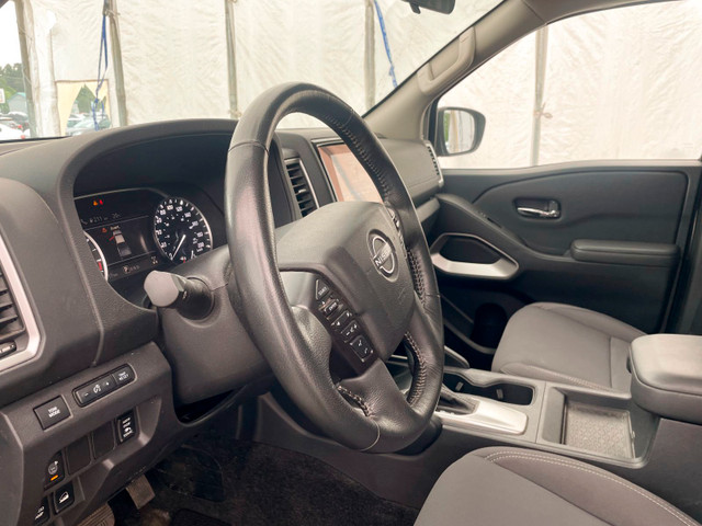 2022 Nissan Frontier SV CREW 4X4 *SIEGES CHAUF* CARPLAY *REG ADA in Cars & Trucks in Laurentides - Image 3