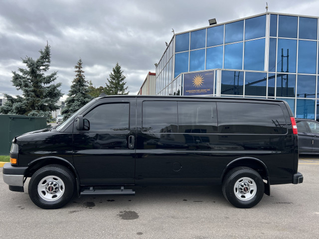 2023 GMC Savana Passenger GMC Savana LT - 12 Passenger in Cars & Trucks in Oakville / Halton Region - Image 3