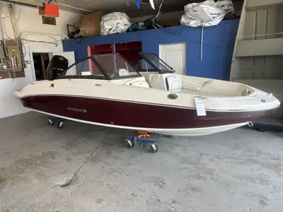 Boat show special on now! OUTBOARD POWER WITH OPEN LAYOUT! Do you love the open layout you get from...
