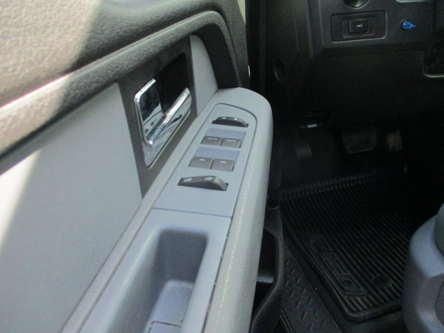 2013 Chevrolet Silverado 1500 silverado 1500 king cab 4x4 boite  in Cars & Trucks in Laval / North Shore - Image 2