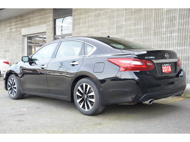 2018 Nissan Altima 2.5 SV Sedan in Cars & Trucks in Burnaby/New Westminster - Image 4
