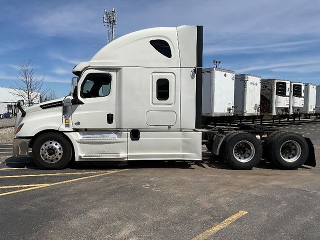 2019 Freightliner T12664ST in Heavy Trucks in Edmonton - Image 4
