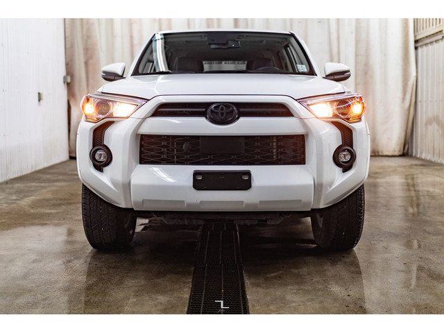 2021 Toyota 4Runner 4x4 SR5 Leather Roof BCam 7 Passenger in Cars & Trucks in Red Deer - Image 4