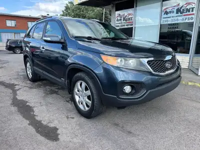 2011 Kia Sorento LX 4 CYLINDRES AWD AUTOMATIQUE AIR CLIMATISER VITRES ELECTRIQUES NIV: 5XYKTCA17BG04...