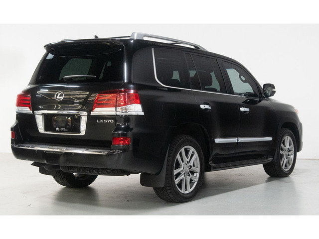 2015 Lexus LX 570 SUNROOF | 7 PASS | 20 IN WHEELS in Cars & Trucks in Mississauga / Peel Region - Image 3