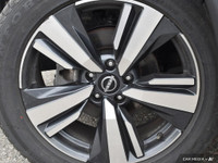 ?? 2023 Nissan Rogue SL AWD Exterior Color: Gun Metallic GreyInterior Color: Leather-appointed Black... (image 5)