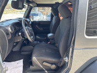 Cruise Control, Removable Top, Steering Wheel Audio Controls! On Sale! Save $2200 on this one, we've... (image 9)