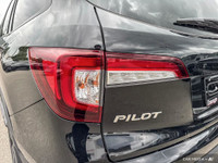 Experience premium comfort and bold style in the 2021 Honda Pilot Black Edition. This fully loaded S... (image 7)