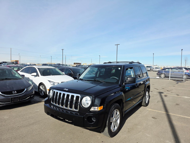 2010 Jeep Patriot 4WD Sunroof Remote Starter Full Service Histry in Cars & Trucks in Calgary