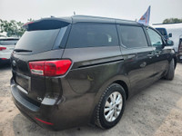 GARANTIE 1 ANS CREDIT DIRECT EN LIGNE AU WWW.AUTO-INTERNET.CA WOW 2017 KIA SEDONA TOUT EQUIPE 8 PASS... (image 7)