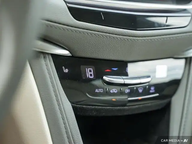 2019 Cadillac XT5 Luxury AWD | AWD | Navigation | Wireless in Cars & Trucks in Windsor Region - Image 24