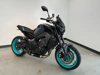 - Leo Vince Exhaust System - Gilles Rear Sets - Evotech Rad Guard - Luimoto Seat - Fender Eliminator...