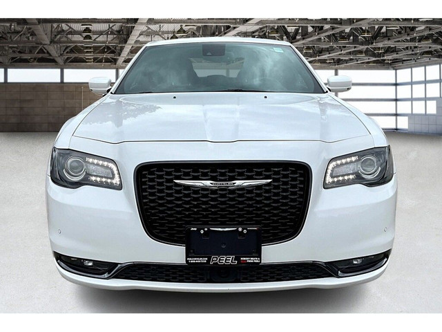  2015 Chrysler 300 S | Leather | PanoRoof | Beats Audio | RWD in Cars & Trucks in Mississauga / Peel Region - Image 2