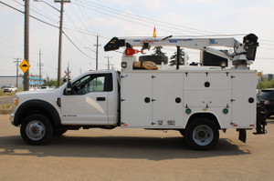 2017 Ford F 550 XLT SERVICE TRUCK WITH CRANE & COMPRESOR