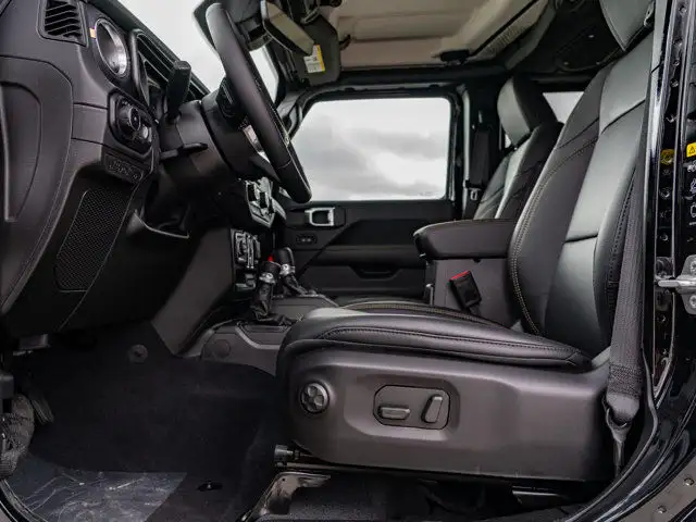 2025 Jeep Wrangler Sahara in Cars & Trucks in Barrie - Image 19