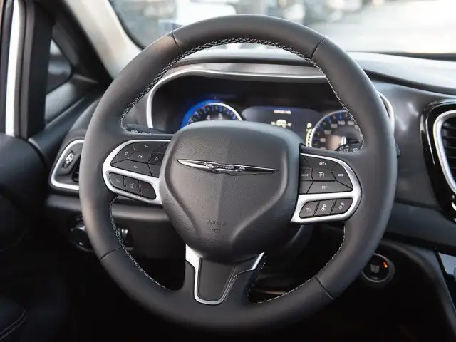 2025 Chrysler Grand Caravan SXT, Heated Leather, Lane Keep in Cars & Trucks in Calgary - Image 12