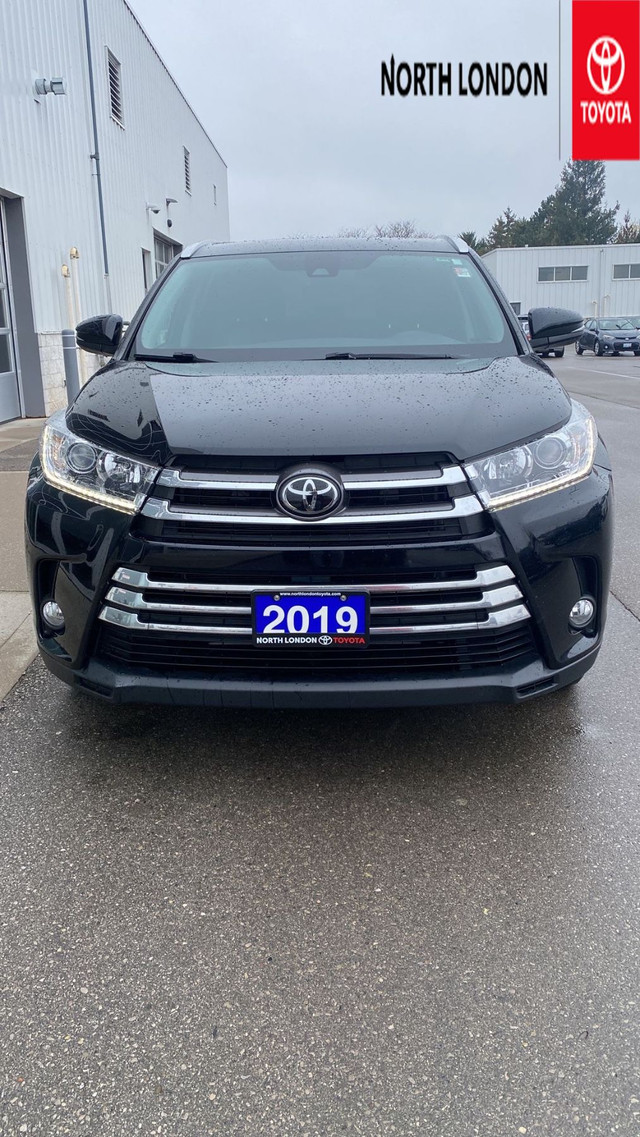 2019 Toyota Highlander XLE LOW MILEAGE AND LEATHER in Cars & Trucks in London - Image 2