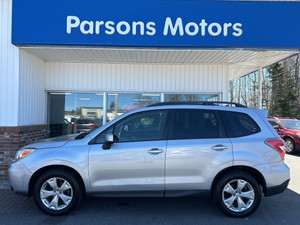 2015 Subaru Forester Touring! Sunroof!