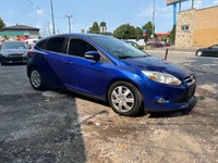 Ford focus 2012 Automatique 115 000km Vitre electrique Air climatise Siege Chauffant Sur pneu hiver... (image 3)