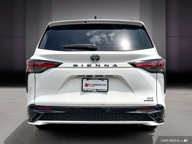 2021 Toyota Sienna XSE | Hybrid | Sport Styling | 7-Passenger in Cars & Trucks in Cambridge - Image 4