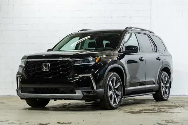 2023 Honda Pilot Touring AWD | Premium | Accès Confort in Cars & Trucks in City of Montréal - Image 3