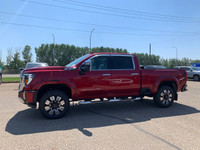 Denali includes eye-catching features that give the vehicle its signature, standout good looks. One... (image 4)