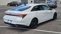 Check out this sleek 2022 Hyundai Elantra Preferred with sunroof, back camera, and alloy wheels! Wit... (image 5)