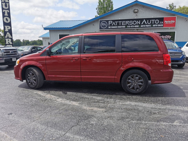 2014 Dodge Grand Caravan SE in Cars & Trucks in Belleville - Image 2