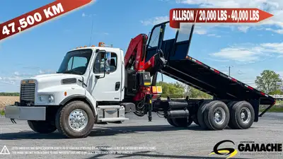 Heavy truck / Camion lourd - # STOCK: C-30137 2009 FREIGHTLINER M2 106 CAMION PLATEFORME AVEC GRUE A...