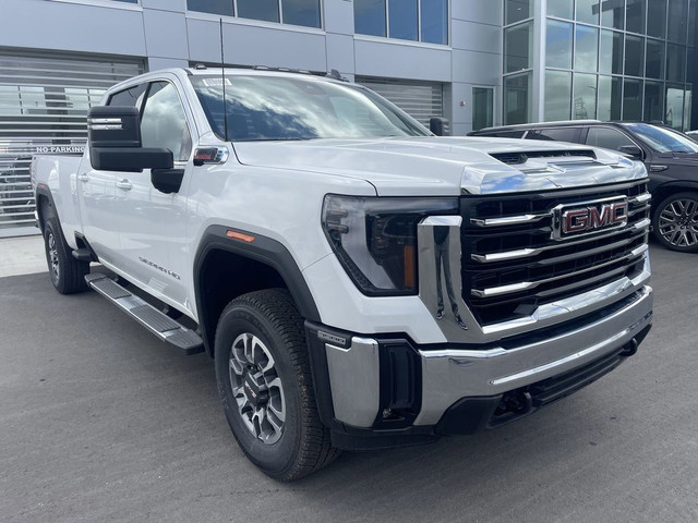 2025 GMC Sierra 3500HD SLE in Cars & Trucks in Calgary