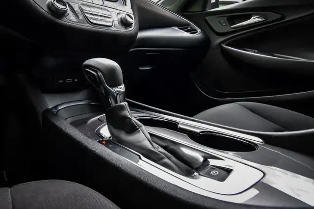 2022 Chevrolet Malibu LT • REMOTE START • LED LIGHTS • CP/AA in Cars & Trucks in Kingston - Image 26