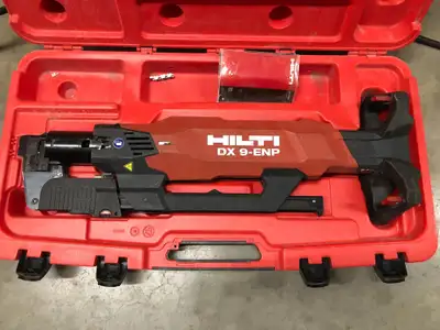 In great used condition. This DX 9-ENP comes with a hard carrying case. Currently this Hilti is set...