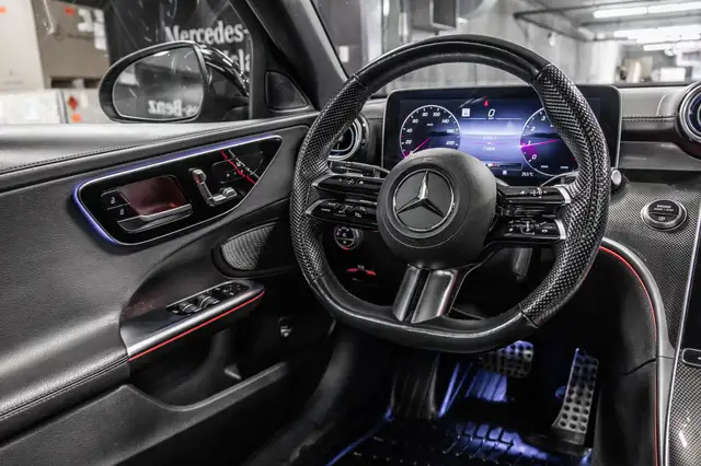 2023 Mercedes-Benz C300 4MATIC Sedan | Premium | Night | Carplay in Cars & Trucks in City of Montréal - Image 42