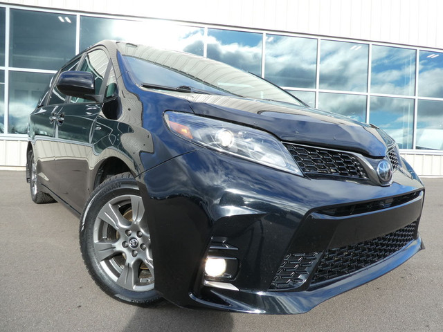 2020 Toyota Sienna AWD, DVD, Leather, Sunroof, Nav in Cars & Trucks in Moncton