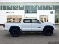 KBB.com Best Resale Value Awards. Only 46,464 Miles! This Toyota Tacoma delivers a Regular Unleaded... (image 5)