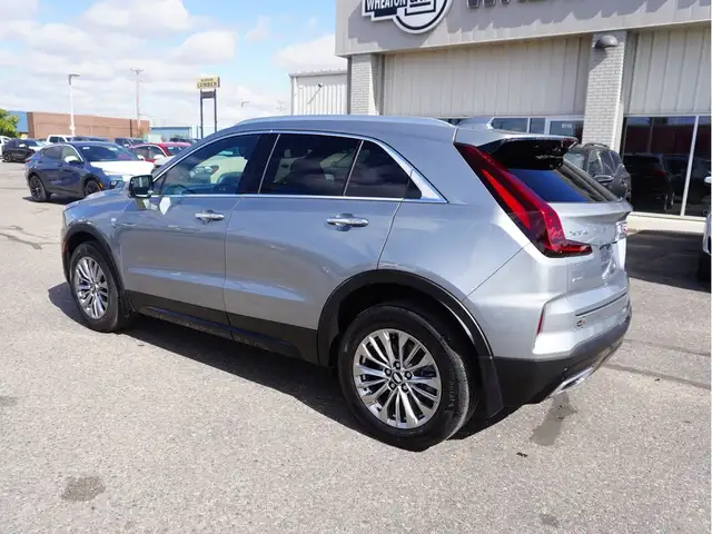 2025 Cadillac XT4 PREMLUXU63849104677891122