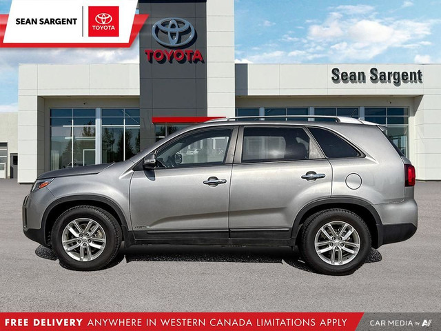2014 Kia Sorento LX in Cars & Trucks in Grande Prairie - Image 4
