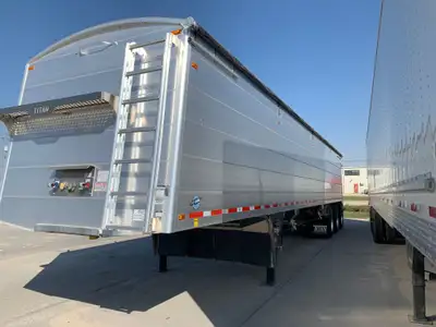 UNITS ARE AVAILABLE NOW AT OCEAN TRAILER WINNIPEG 2025 TITAN TRIDEM GRAIN HOPPER BUILT TO LAST, THES...