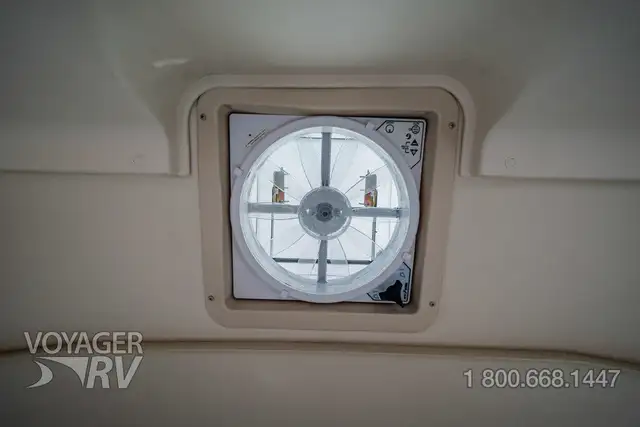 2025 Winnebago Navion 24J in RVs & Motorhomes in Kelowna - Image 36