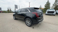 This Cadillac XT5 is equipped with: Leather Seating Surfaces w/Mini Perforated Inserts, Power moonro... (image 8)