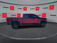 Head Up Display, Sunroof, Off Road Suspension, Bose Premium Audio, Leather Seats! This 2024 Sierra 1... (image 8)