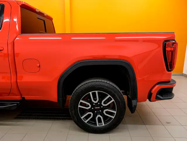 2021 GMC Sierra 1500 AT4 CREW 4X4 V8 *TOIT* NAV CUIR SIÈGES VENT in Cars & Trucks in Laurentides - Image 37