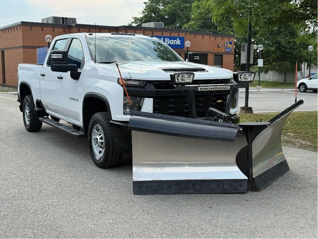 2022 Chevrolet SILVERADO 2500HD SnowPlow V-Blade|Clean Carfax|Ce in Cars & Trucks in City of Toronto - Image 2