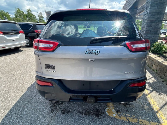 2015 JEEP CHEROKEE SPORT in Cars & Trucks in Muskoka - Image 4