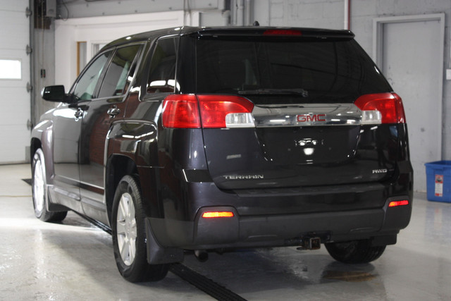 2013 GMC Terrain SLE AWD 4 CYL in Cars & Trucks in City of Montréal - Image 4