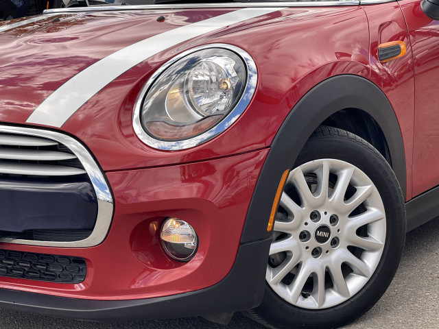 2015 MINI Cooper Hardtop in Cars & Trucks in Calgary - Image 2
