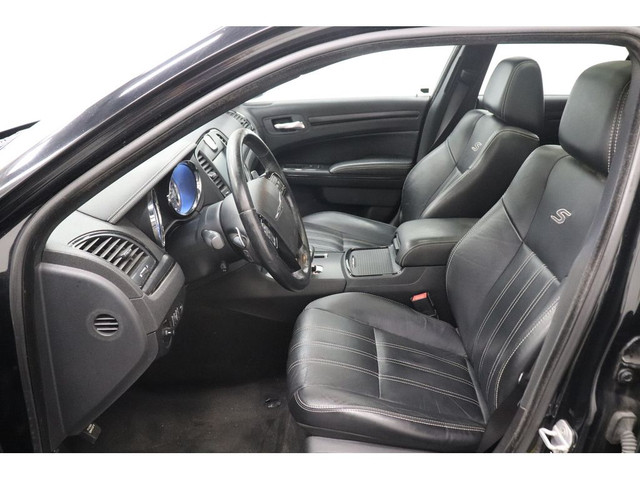 2012 Chrysler 300 S, V6, BEATS, CAMERA, CUIR, SIEGES CHAUFF, TOI in Cars & Trucks in Longueuil / South Shore - Image 2