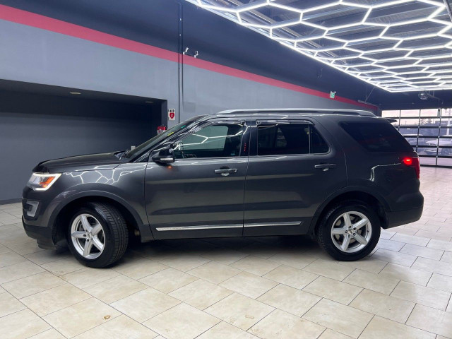 2017 Ford Explorer in Cars & Trucks in Edmonton - Image 3