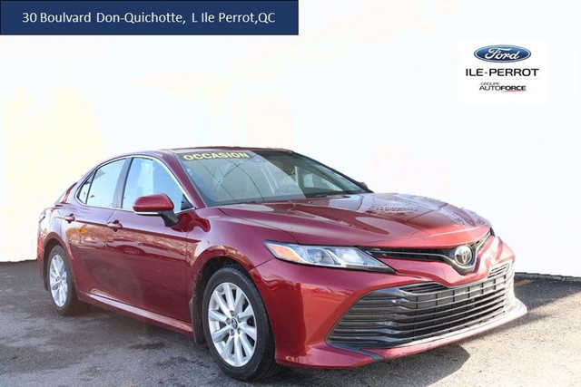 2018 Toyota Camry LE  // SEULEMENT 55836 KM CAMERA DE RECUL in Cars & Trucks in City of Montréal
